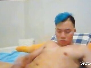 Viet guy jerking off